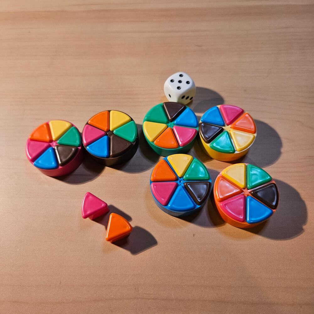 Hasbro Trivial Pursuit Scoring Movers Wedge Set Replacement Parts